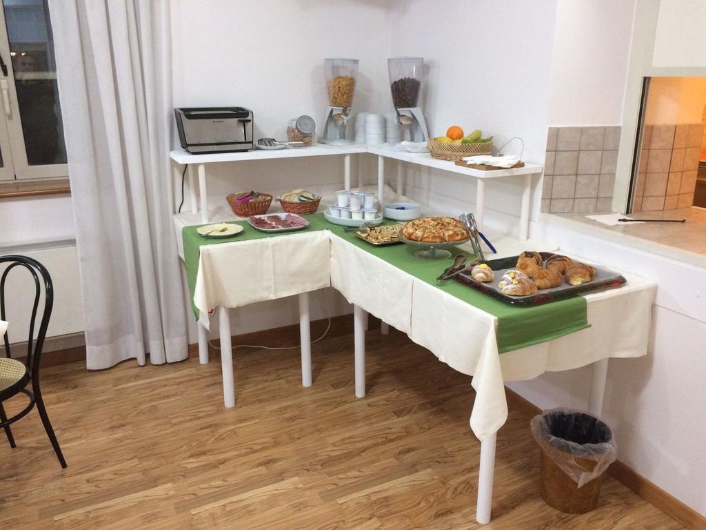2000酒店 法布里亚诺 外观 照片